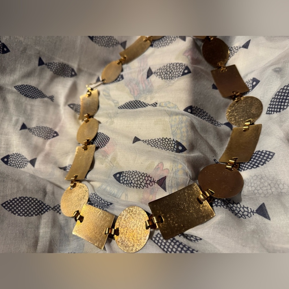 Huge Statement Accessory - image 5